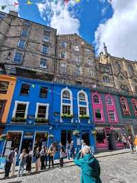Discovering Victoria Street: Edinburgh's Colorful Fairytale