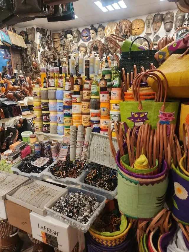🛍️ Souvenirs at Dubai Global Village – A Shopper’s Paradise