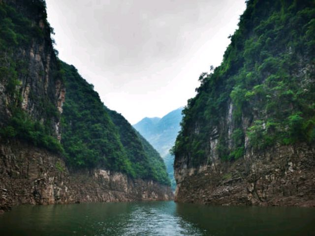⛰️ 장강 삼협: 대자연의 위대함을 느끼다