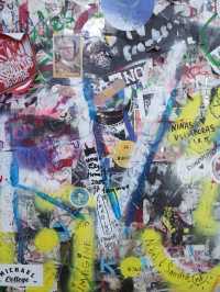 🎨自由と平和のメッセージ!ジョン・レノンの壁で心を解き放つ