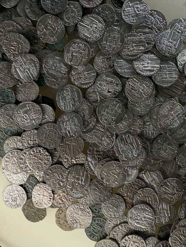 Exploring the Numismatic Museum