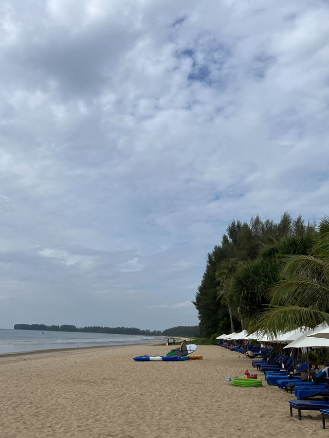 สัมผัสหาดทรายขาวและพระอาทิตย์ตกที่หาดคึกคัก🏖️ สัมผัสหาดทรายขาวและพระอาทิตย์ตกที่หาดคึกคัก🏖️
