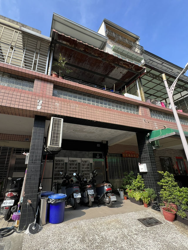 高雄｜JrJuo（質著 jrjuo）—藏在民宅裡的一桌無菜單私廚：用家常距離做出法式細膩 🕯️🥄