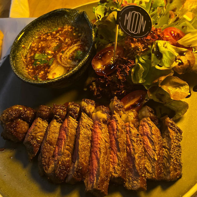 เช็คอินที่ Mongmoon - Rooftop Bar & Bistro 