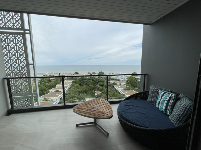 พักใจที่ Baba Beach club Hua Hin 