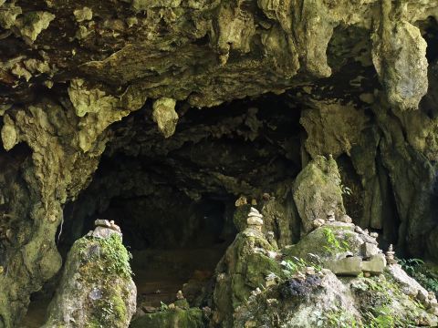 The Temporarily Closed 4,000-Year-Old Ba Salt Ancient Trail
