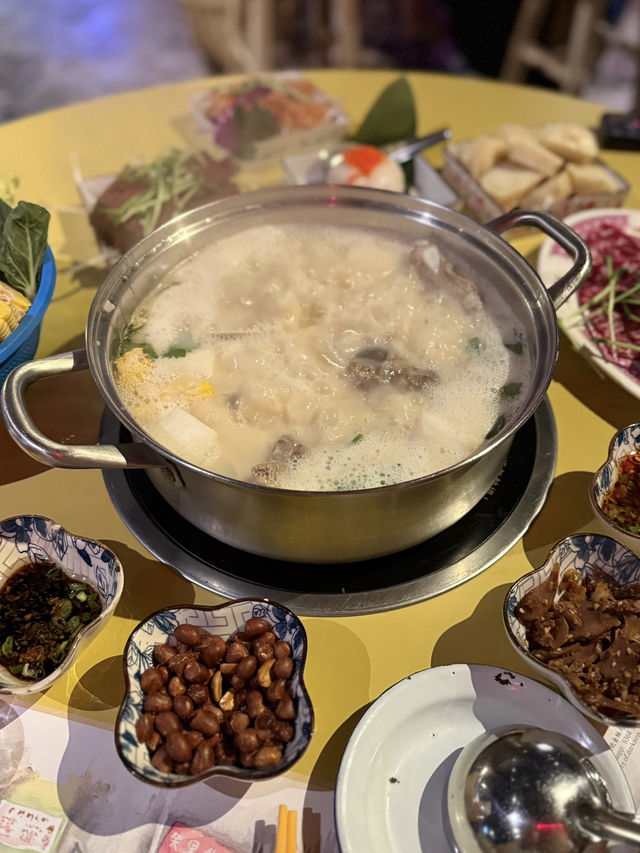 天后【叄不館】老香港主題火鍋店:懷舊裝潢與高質美食的雙重享受 🍲✨
