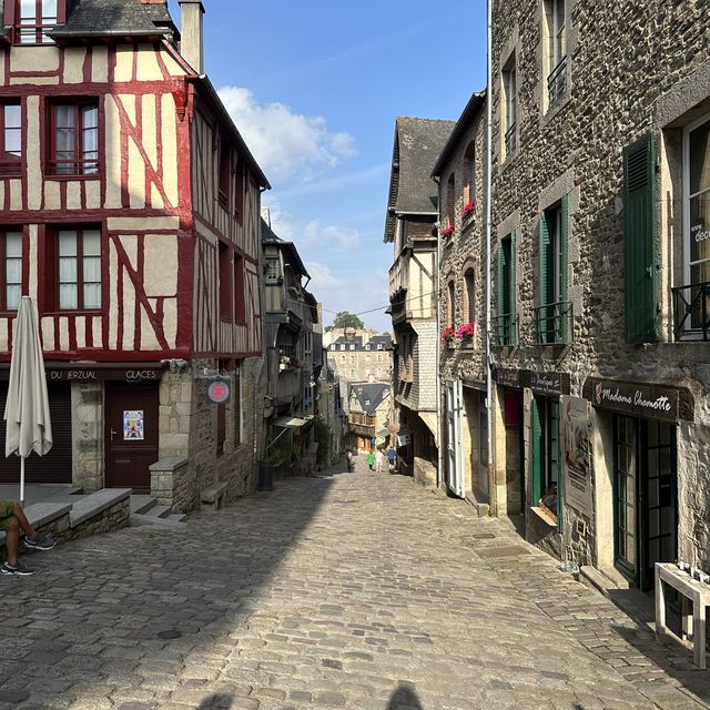 📍 Dinan, France 🇫🇷 