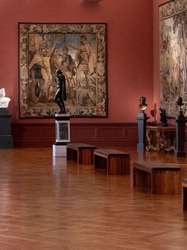 Louvre Museum, Paris 🏰🎨