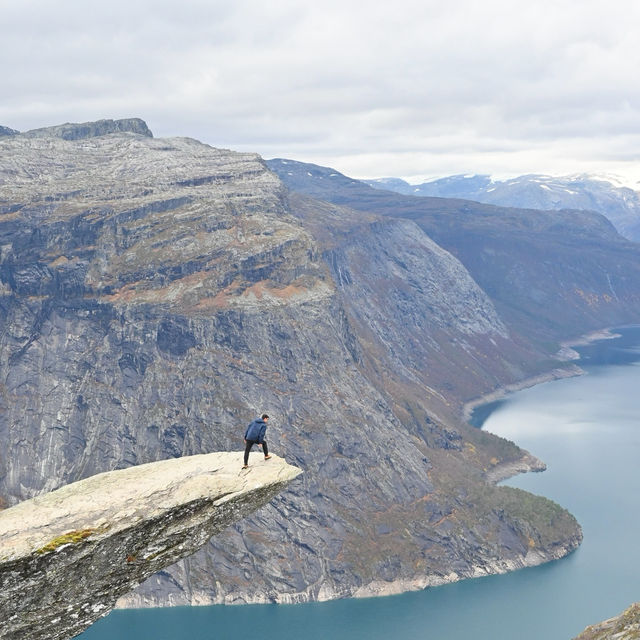 TROLLTUNGA นอร์เวย์ตอนใต้ สุดยอดวิวและจุดลิ้นยอดเข