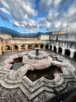 "Beauty where time stands still" 5 reasons to visit Antigua, Guatemala 🇬🇹✈️🌏