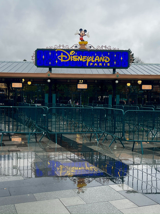 Feel the magic in Disneyland Paris!