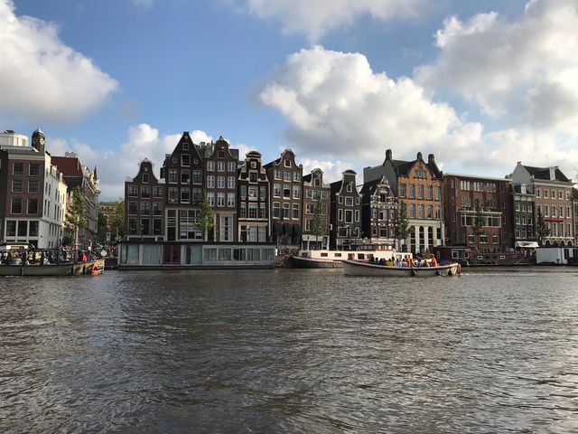 Coffee shops and canal hops—Amsterdam, you’re my kind of city ☕🚤