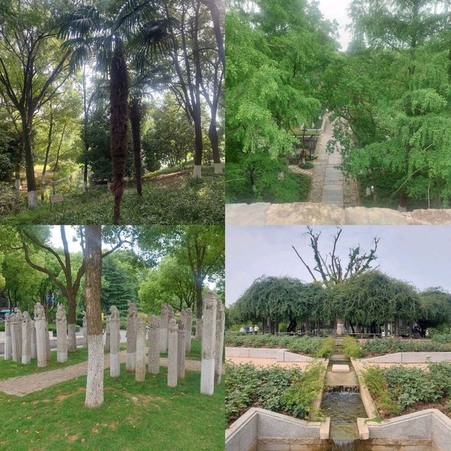 Nice parks with lakes