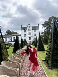 More than 300 years old historic, old-style English 5star hotel in Edinburgh 