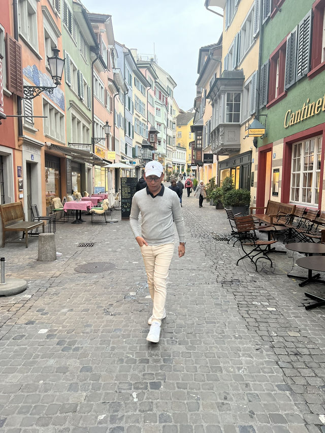 Lindenhof – The Timeless Heartbeat of Zürich 🌿🏛️ 