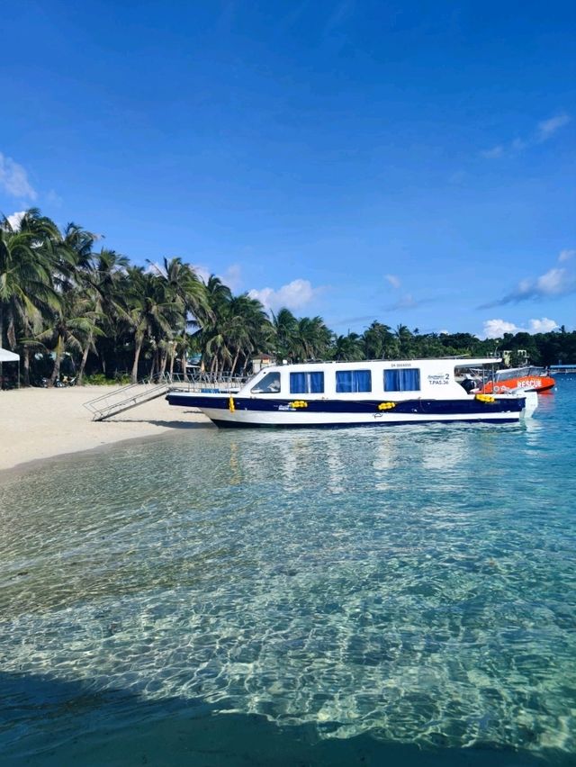 Two Islands, One Dream: El Nido vs. Boracay