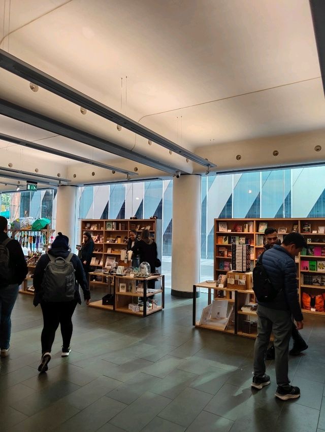 John Rylands Library: Where Stone and Glass Speak in Harmony John Rylands Library: Where Stone and Glass Speak in Harmony
