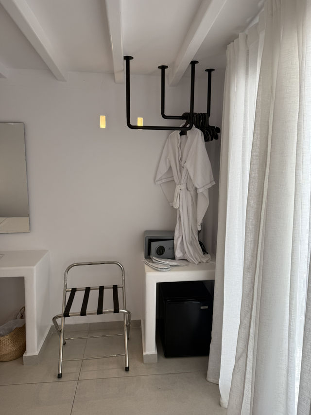 Suite with Sea View – Perfect Location with Stunning Sunset Views