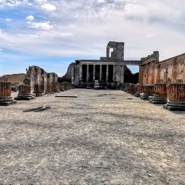 Mount Vesuvius Erupted in 79 AD, Burying Pompeii in Ash for 1,700 Years