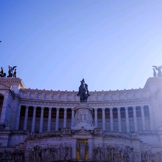 Rome – Domes, Alleys, and Eternal Architecture 🏛️🌅