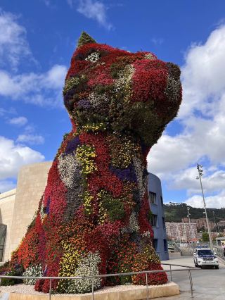현대 건축과 예술의 걸작. 🏛️🎨✨