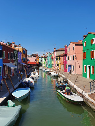 The Rainbow Island: Burano, Italy 🇮🇹🎨