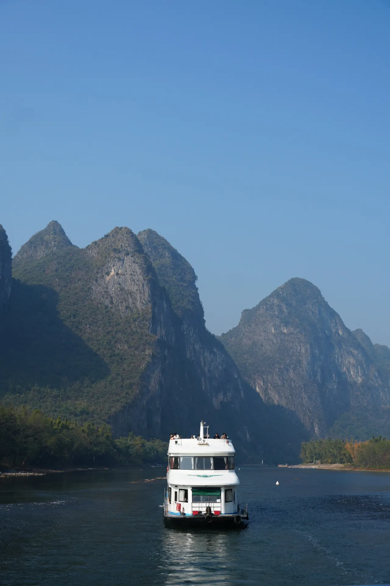 Li River Three-star Cruise Ship: Guilin’s Scenic Gem Worth Experiencing