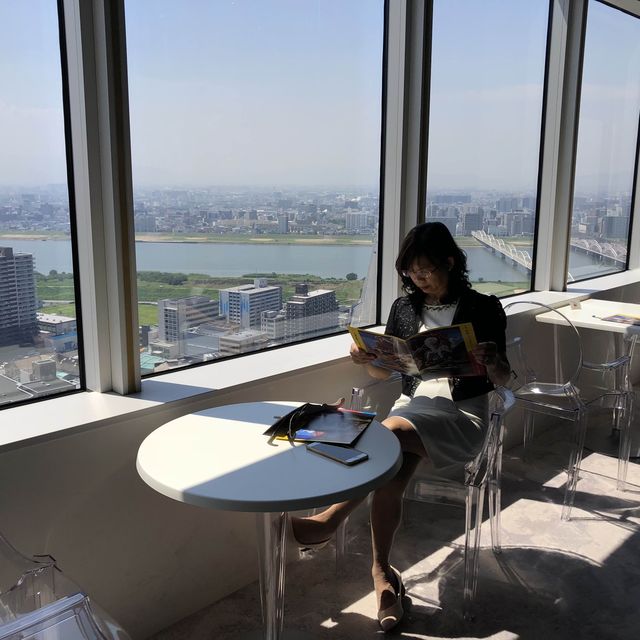 🎨充滿藝術感的大阪景點 - 梅田藍天大廈