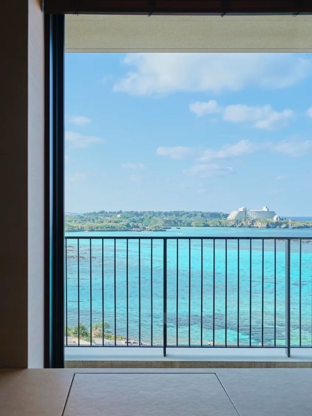 Okinawa vacation | I want to be a lifeguard here, facing the sea every day.