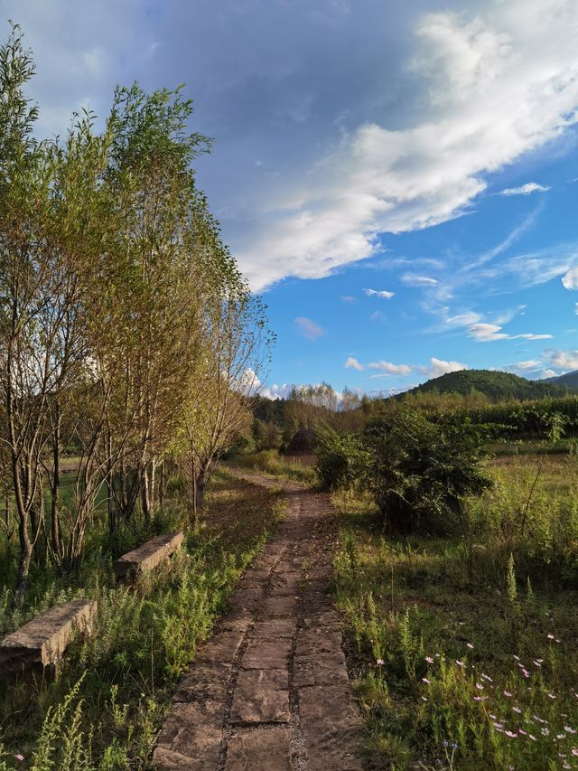沙溪古鎮周邊/彩虹之下的石龍村，露營好去處