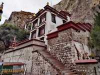 拉薩唯一的國保石窟寺，查拉魯普石窟