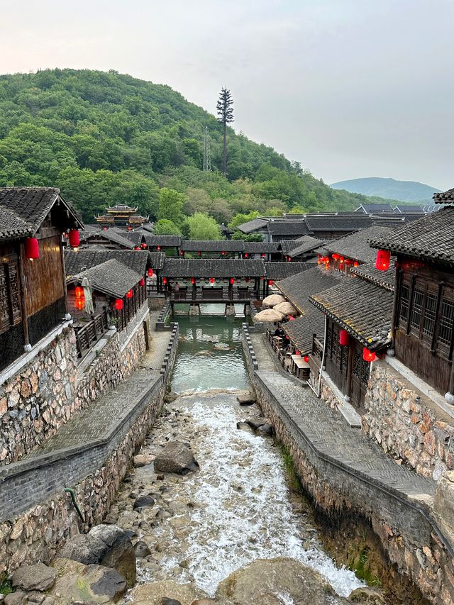 千華古村：依歷史背景仿古復建，遊人身臨其境仿佛穿越時空