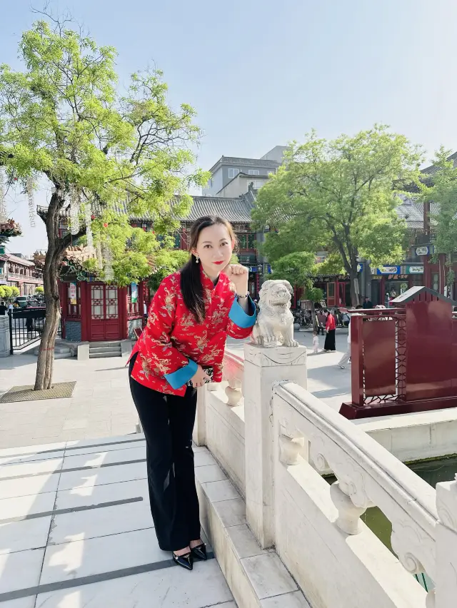 ในคฤหาสน์รุ่งกังฮุ่ยมีการถอนหายใจเพราะตึกแดง (ส่วนที่หนึ่ง)