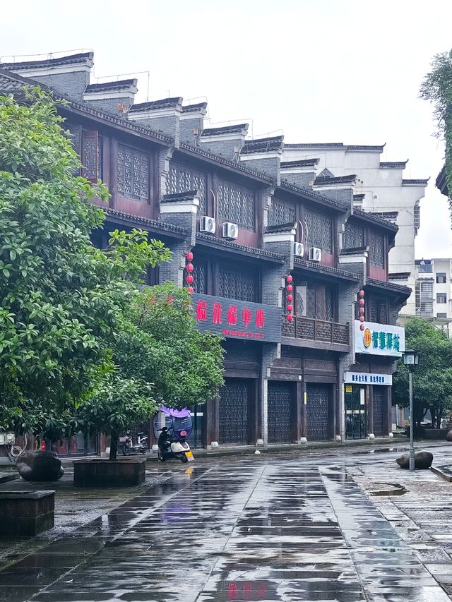 雨後的街景還是很美~玉山縣七里街