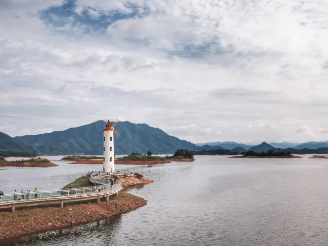 Qiandao Lake Lighthouse|Guard and Perseverance