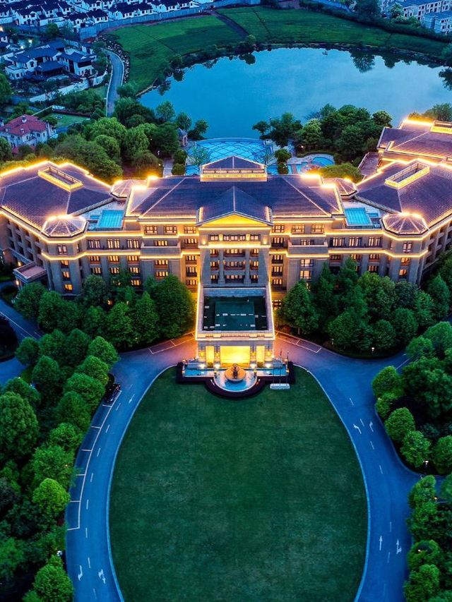🌄🏨 Xinchang's Azure Reserve: A Mountain-Top Family Paradise 🌳👨‍👩‍👧‍👦