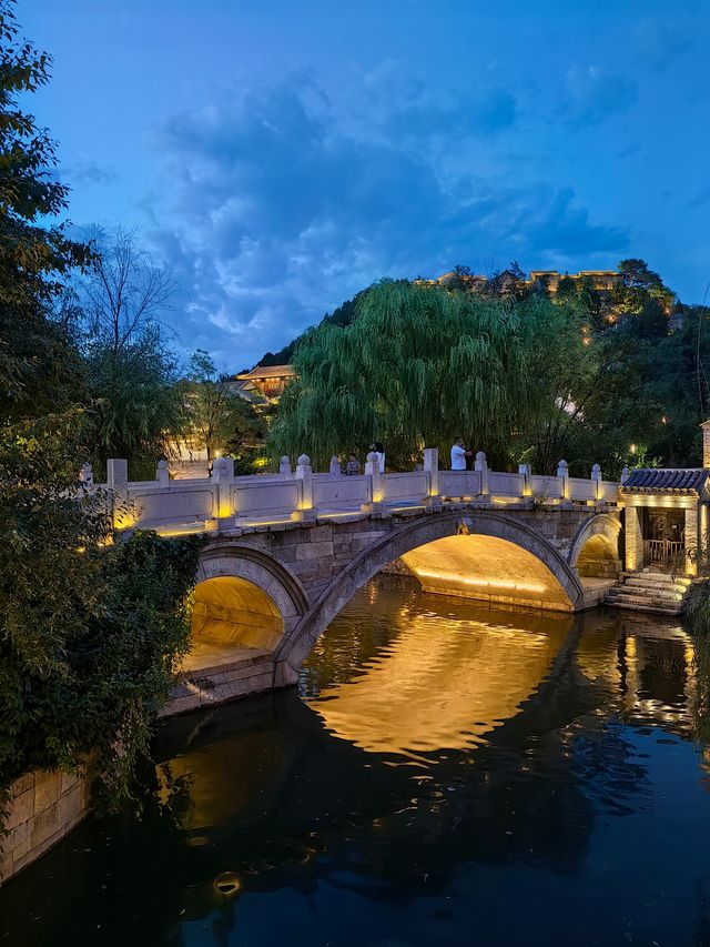 水鎮夜景很美