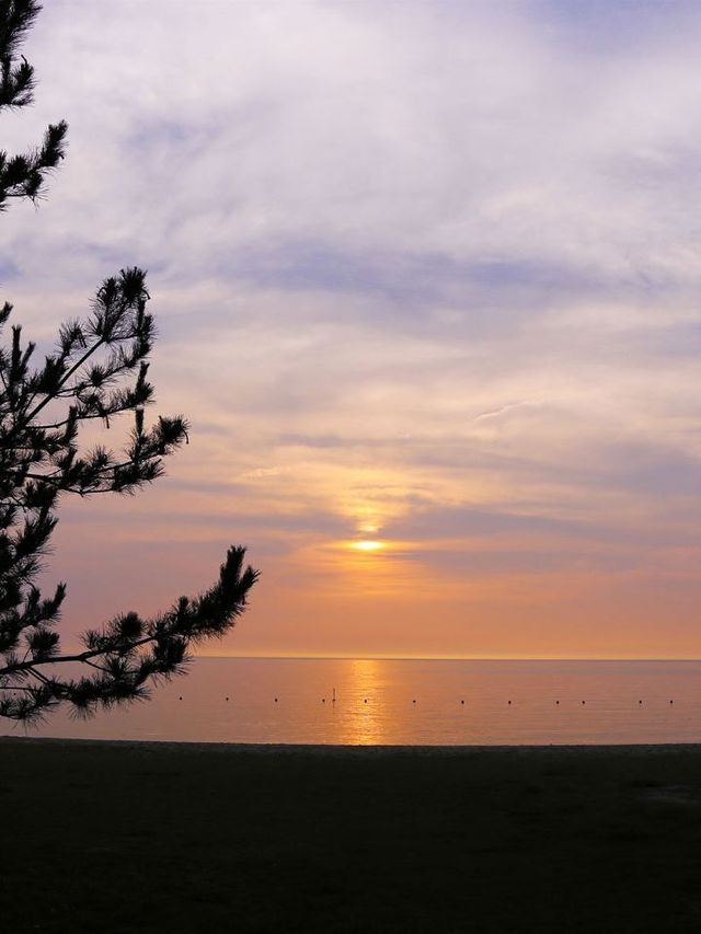 🌅✨ Awaji Island's Sunset Soak: A Hotel Gem Unveiled! 🛌🏝️