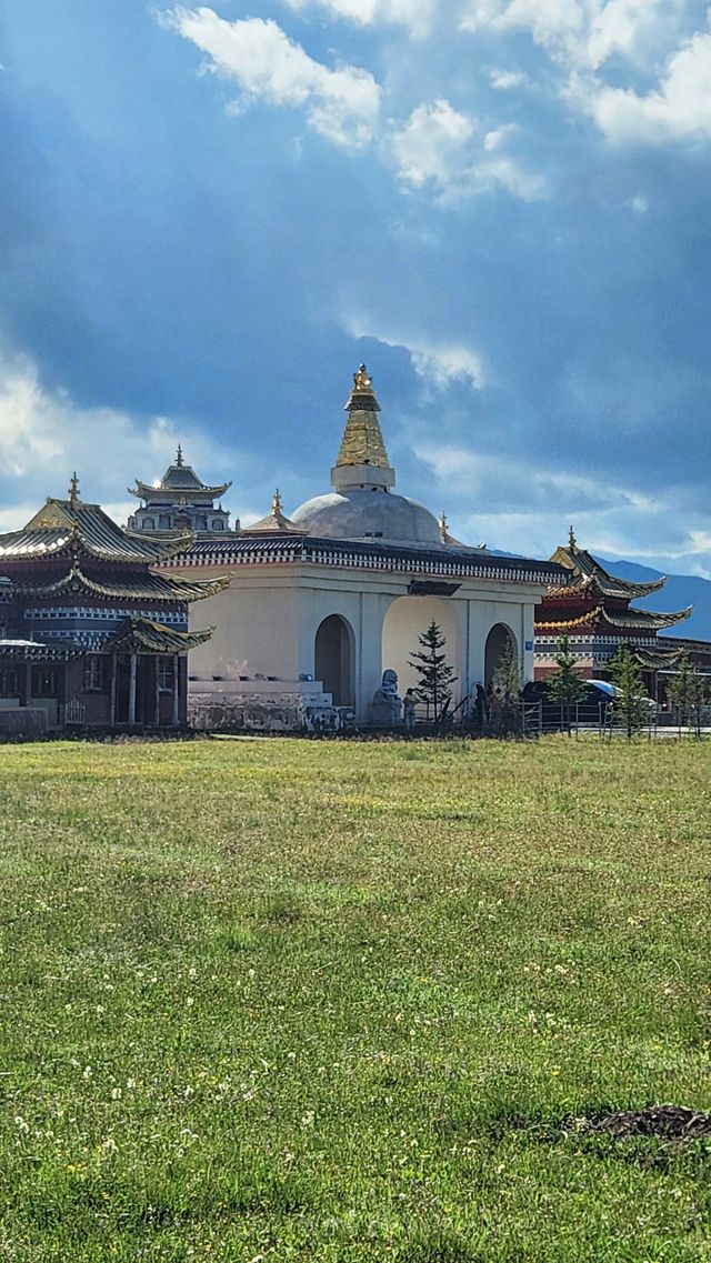 一起看寧瑪寺已載入世界最大的《大藏經》轉經筒