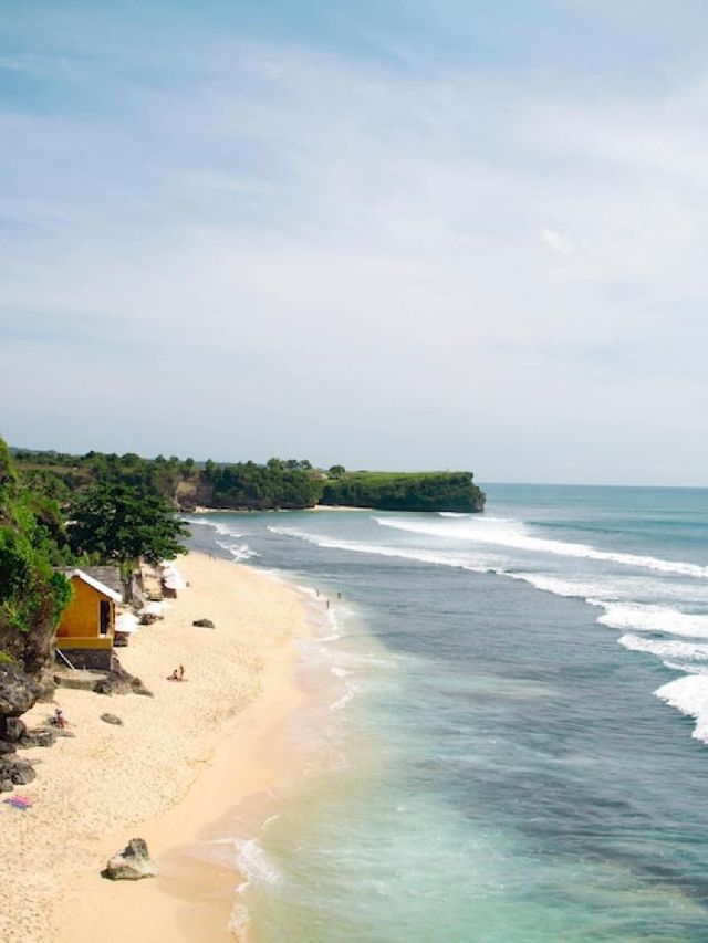 🌴 Bali Bliss: Uluwatu's Luxe Hideaway 🌊