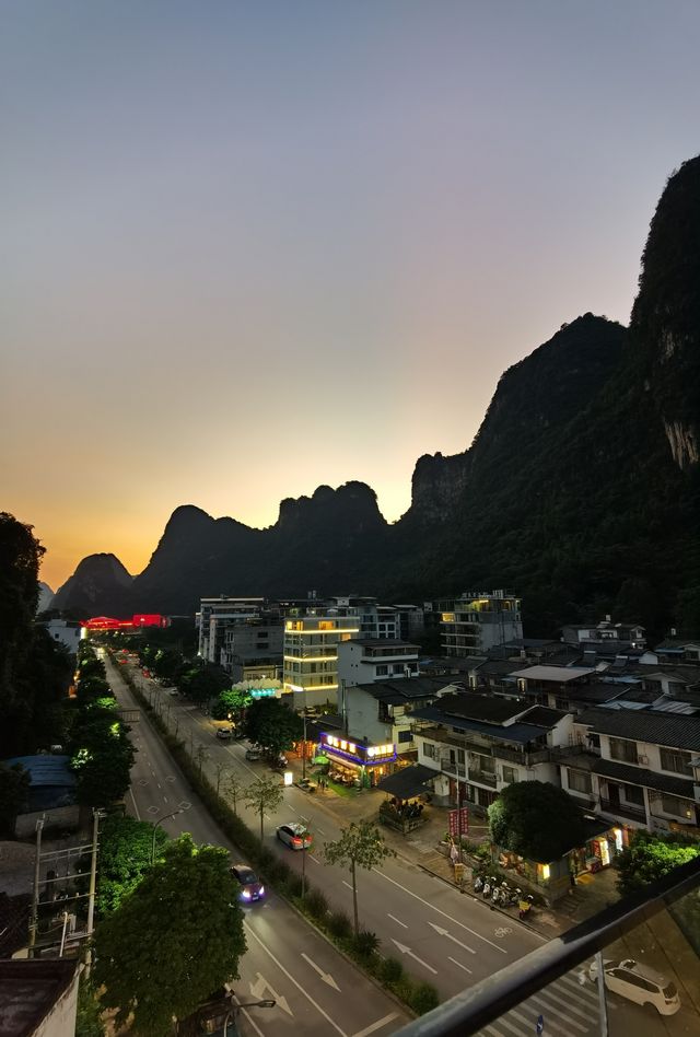 孩子同你喺山水間嘉鬧。