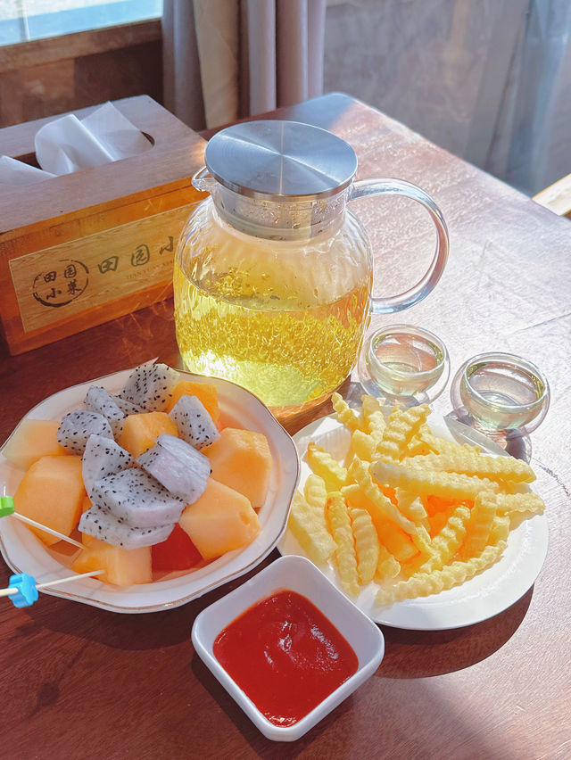 這酒店頂樓竟然隱藏著蘇式山景園林。