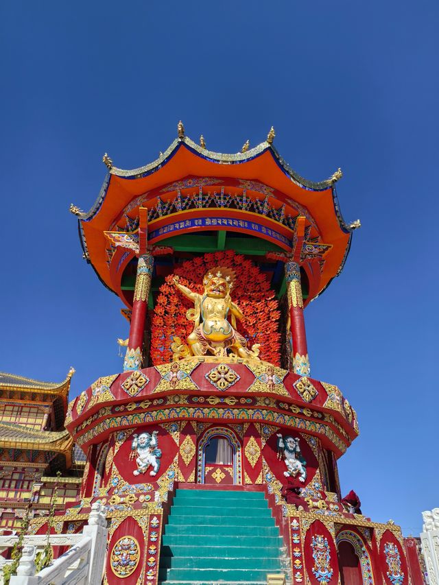 川西亞青寺。
