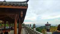 靈源山,一座承載著故事與傳奇的聖山。