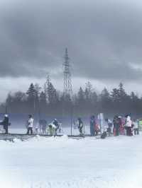 長白山和平滑雪場：冬日運動的理想之選。
