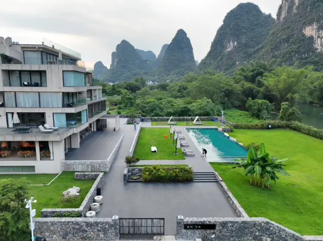 In Yangshuo, find a place of tranquility - Xishi Jinshe. 