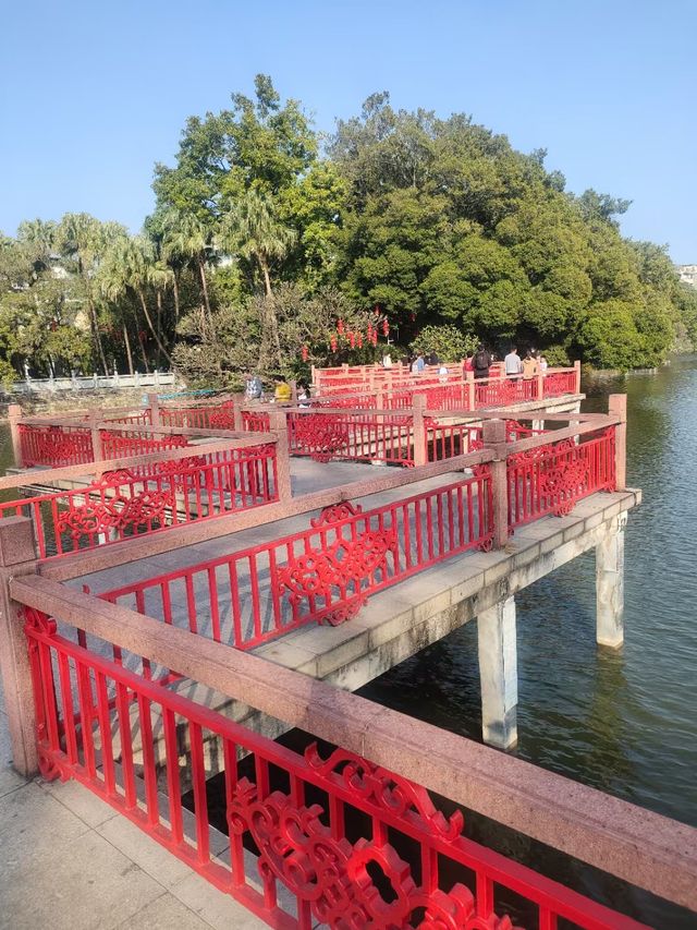 蛇年添喜慶一一東山湖公園！