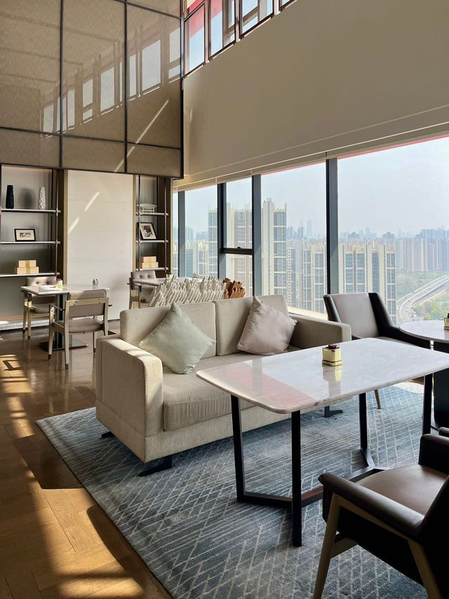 武漢櫻花季｜入住雲端高空ins風私湯酒店