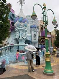 Disneyland Shanghai: Playing, learning and shopping 